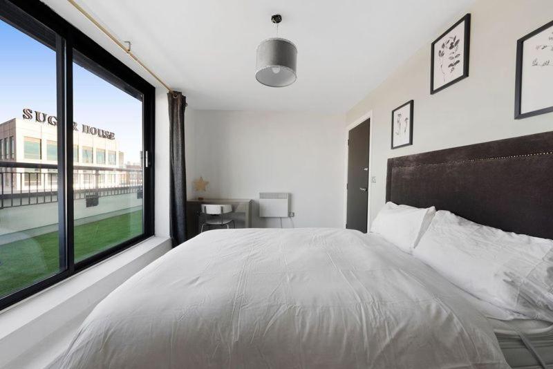 شقة Penthouse W/ Hot Tub Near Stratford, Westfield لندن المظهر الخارجي الصورة